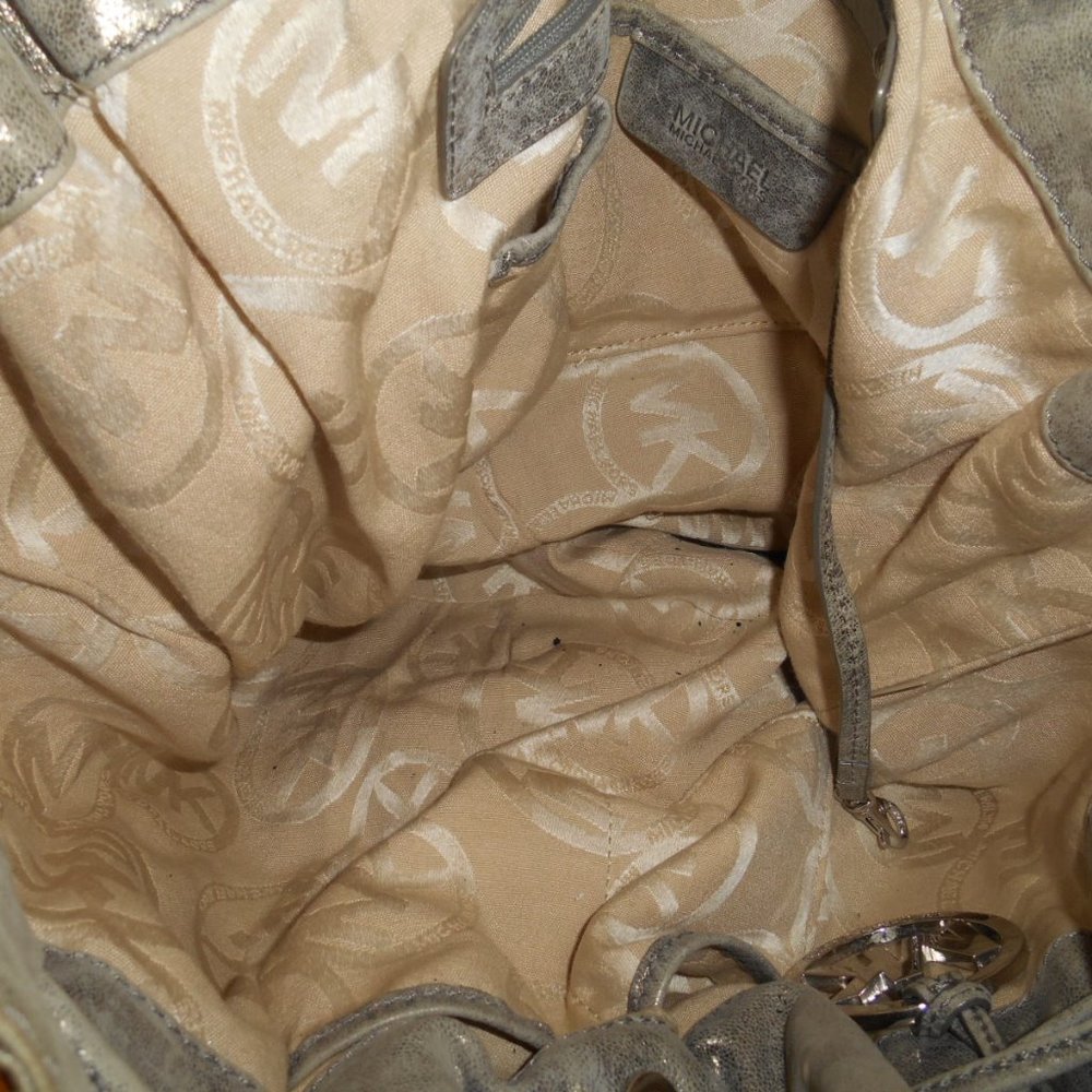 MICHAELS KORS ID CHAIN LEATHER SILVER LG HANDBAG - Picture 7 of 7